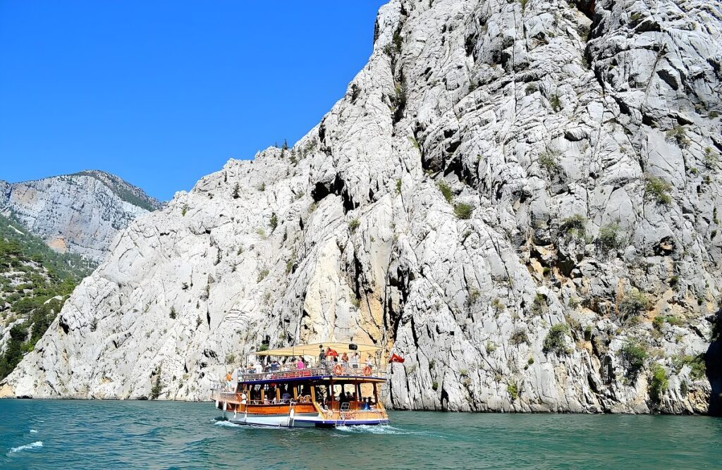 Statek na wycieczkę do Zielonego Kanionu