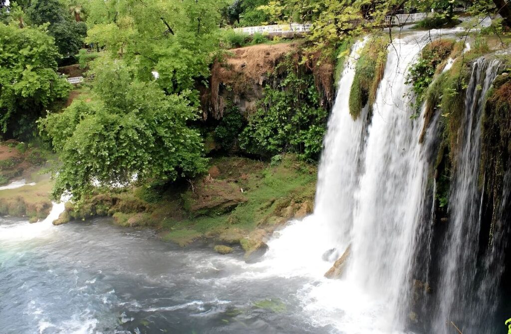 Taras widokowy przy wodospadzie Górny Duden
