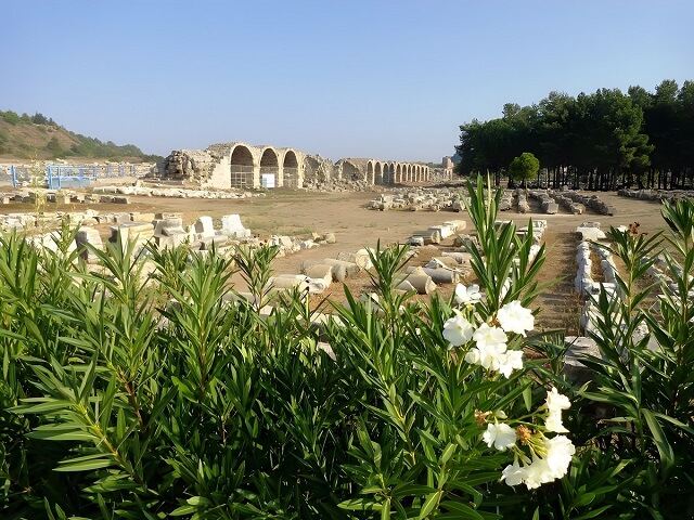 Wewnętrzny dziedziniec w Perge